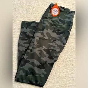 NWT Handful Squeeze Play Legging / Size Small